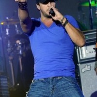 Jason Aldean With Luke Bryan In Concert