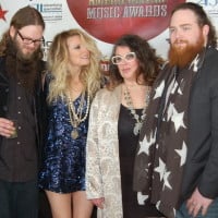 whitey-morgan-elizabeth-cook