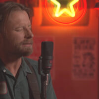 dierks-bentley-acm-1