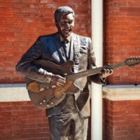 charley-pride-statue-full