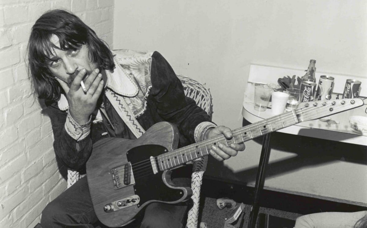 50 Years Ago: Waylon Jennings Records the Ultimate Country Protest Song -  Saving Country Music