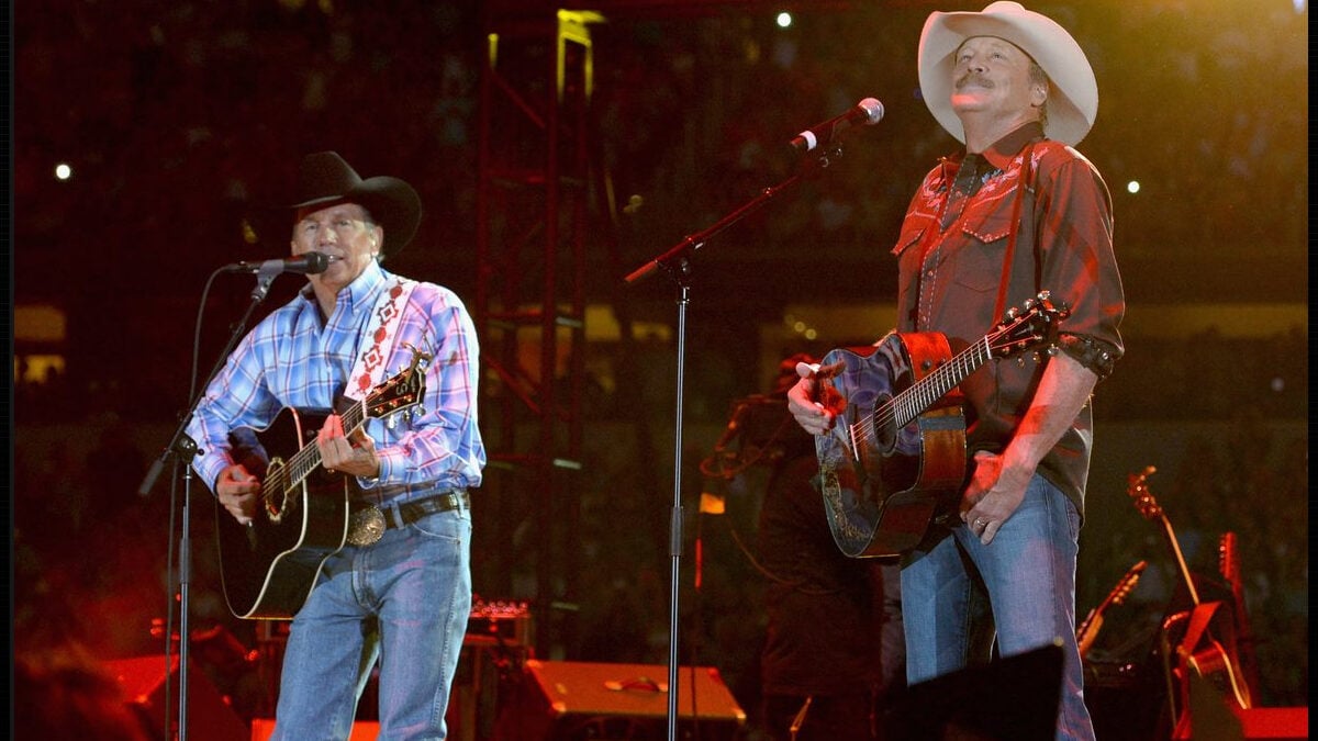 25 Years Ago: George Strait & Alan Jackson Criticize Music Row's 'Murder' - Saving Country Music