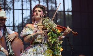 Sierra Ferrell Announces New 2026 Dates for “Heavy Petal” Tour - Saving