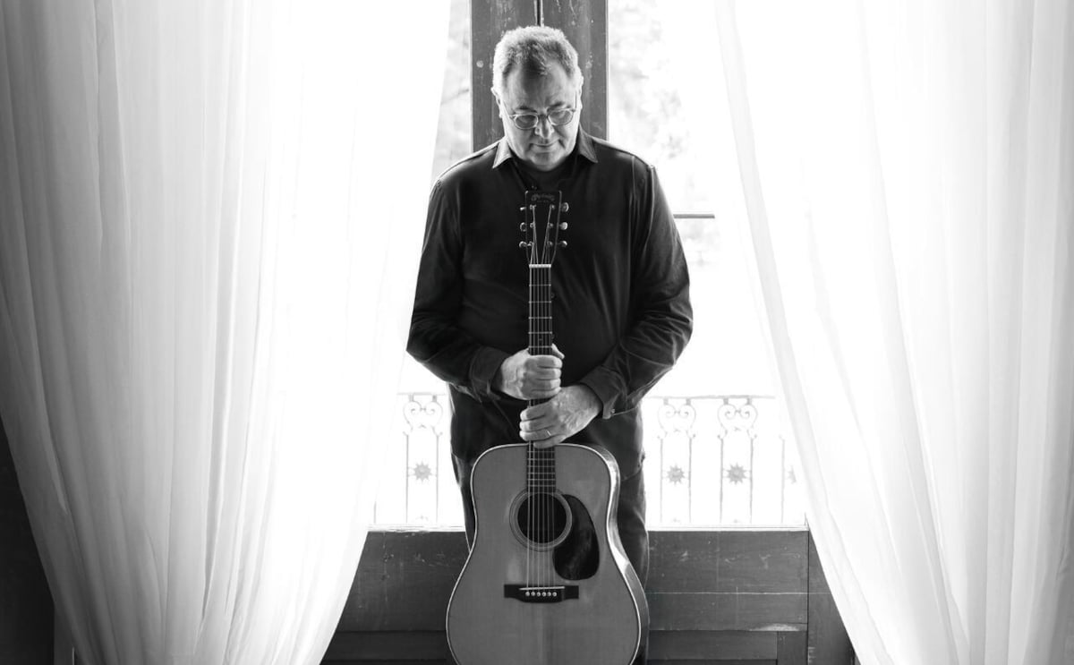 Vince Gill Signs Lifetime Record Deal, Readies New Music Saving