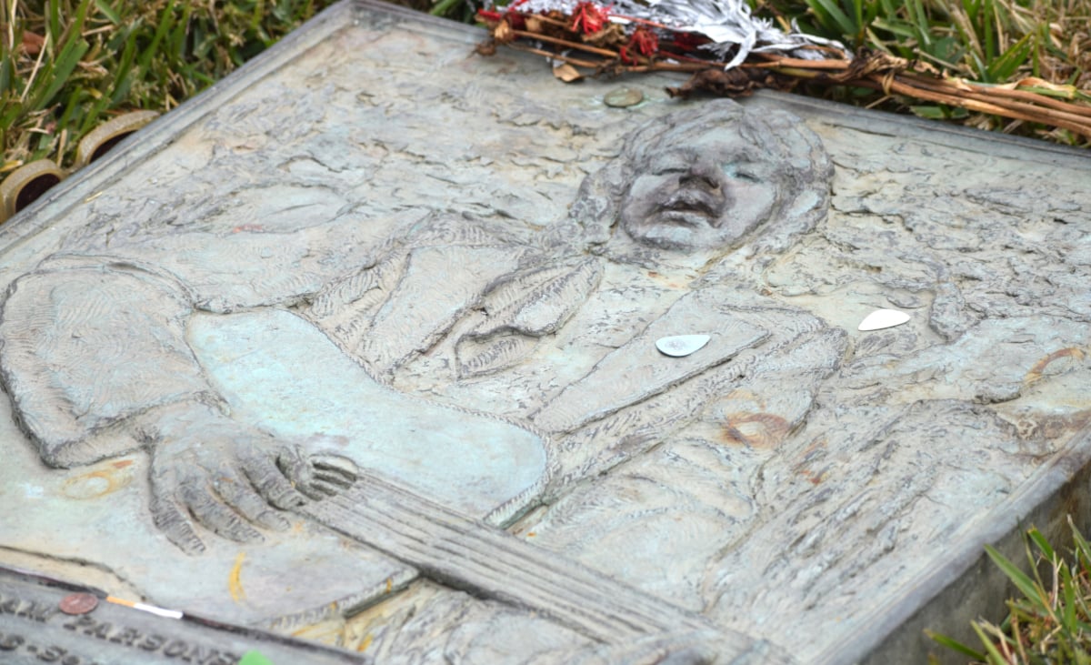 Paying a Visit to the Grave of Gram Parsons