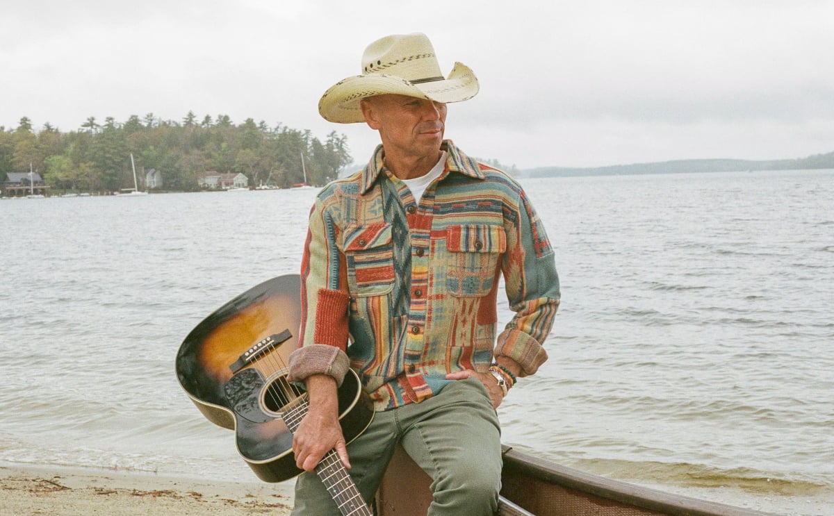 Cartel: Saving Country Music da un 6,7 sobre 10 a «Silver Sands Marina», el nuevo disco de Kenny Chesney